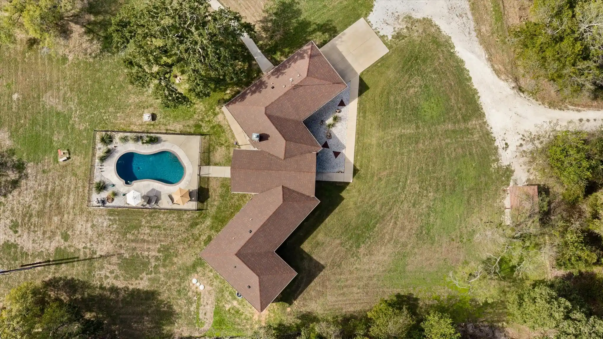 Single family home for sale at 9606 Glen Rose Hwy, Granbury, TX 76048 | MLS# 21421779 | Listing updated on 2026-10-29