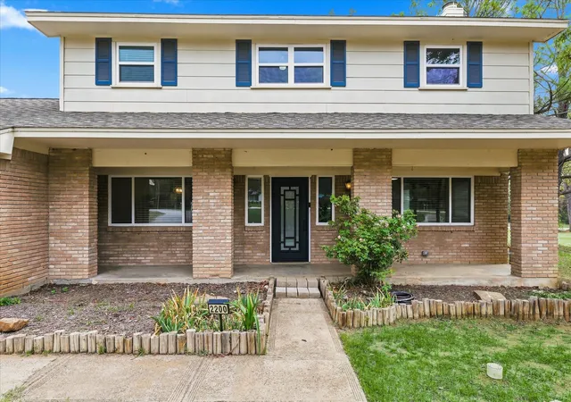 Single family home for sale at 2200 N Mill St, Lewisville, TX 75057 | MLS# 21421964