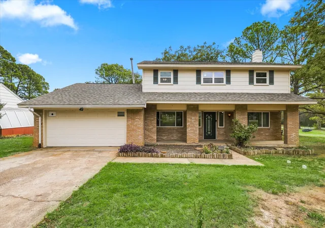 Photo 1 of Single family home for sale at 2200 N Mill St, Lewisville, TX 75057 | MLS# 21421964 | Listing updated on 2026-10-30
