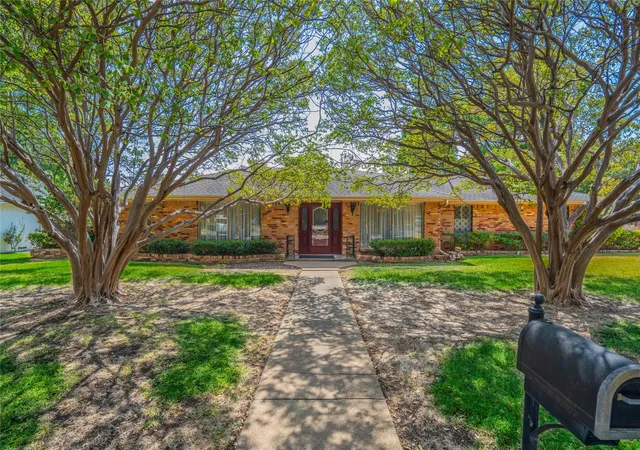 Photo 1 of Single family home for sale at 7008 Leameadow Dr, Dallas, TX 75248 | MLS# 21422688 | Listing updated on 2026-10-30