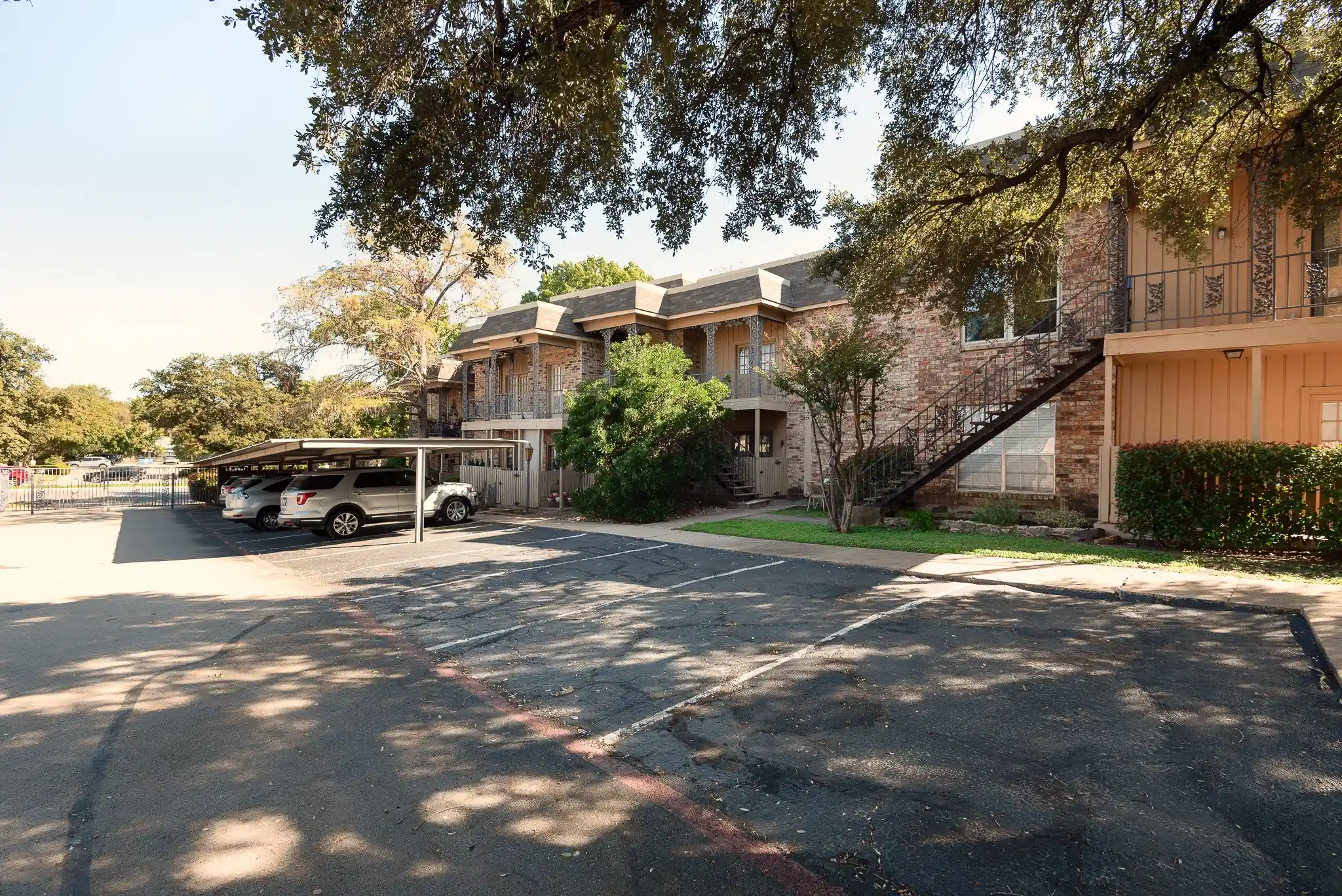 Photo 1 of Condo for sale at 4415 Bellaire Dr S #102S, Fort Worth, TX 76109 | MLS# 21423453 | Listing updated on 2026-10-30
