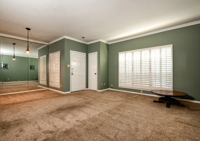 Listing Photo 1 - Condo for sale in building located at 4415 Bellaire Dr S, Fort Worth, TX 76109 - Unit #102S