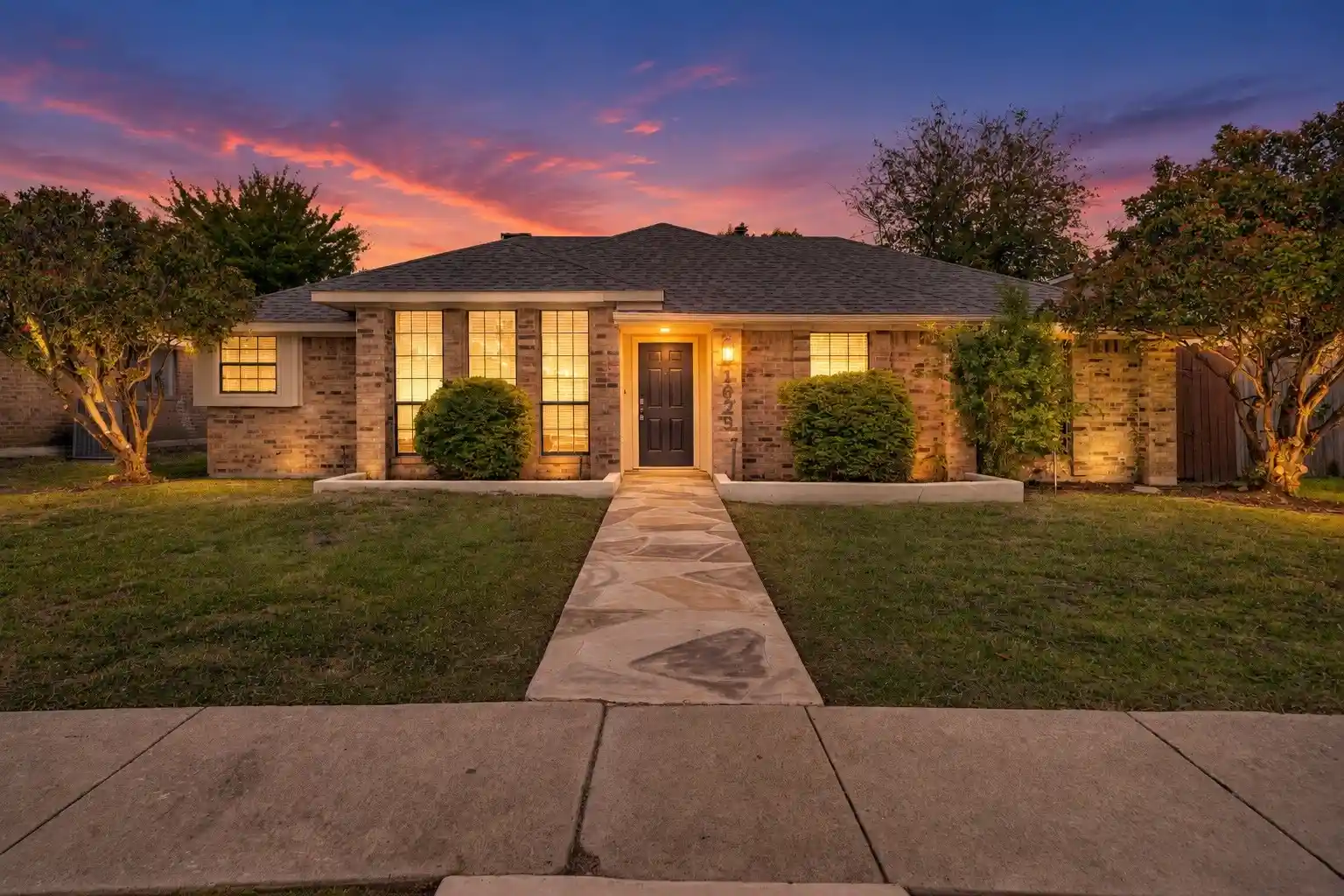 Photo 1 of Single family home for sale at 1629 Glencairn Ln, Lewisville, TX 75067 | MLS# 21416108 | Listing updated on 2026-10-30