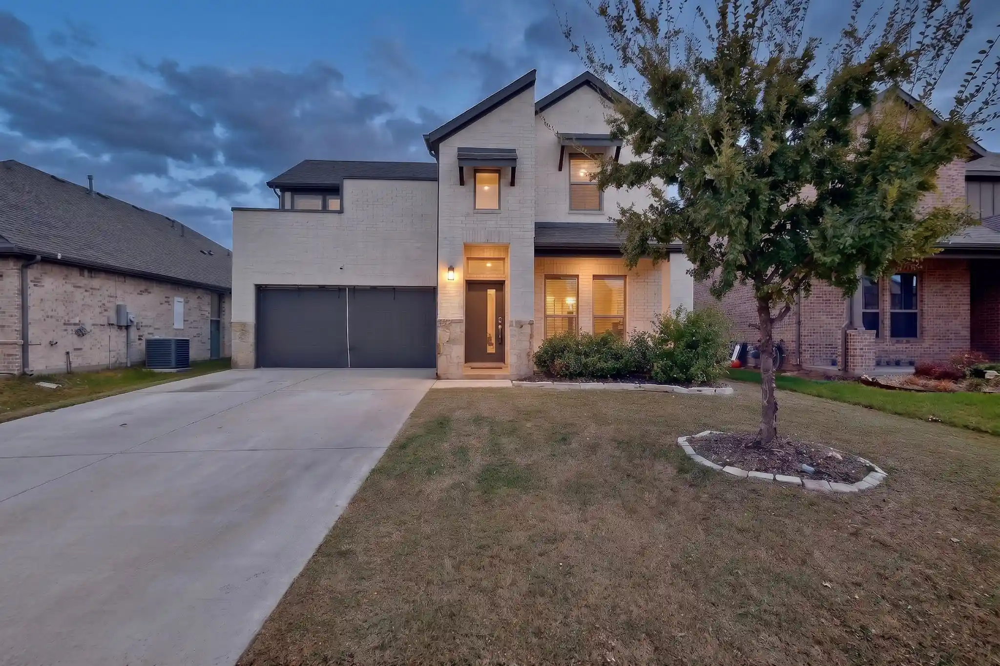 Single family home for sale at 640 Medinah Rd, Red Oak, TX 75154 | MLS# 21422420