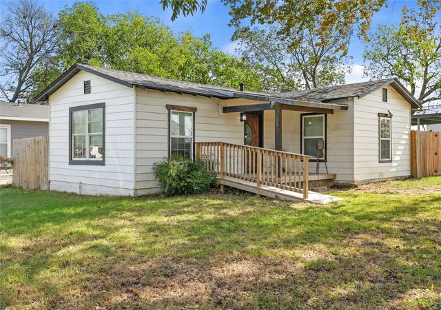 Photo 3 of Single family home for sale at 5837 Waddell St, Fort Worth, TX 76114 | MLS# 21422140 | Listing updated on 2026-10-30