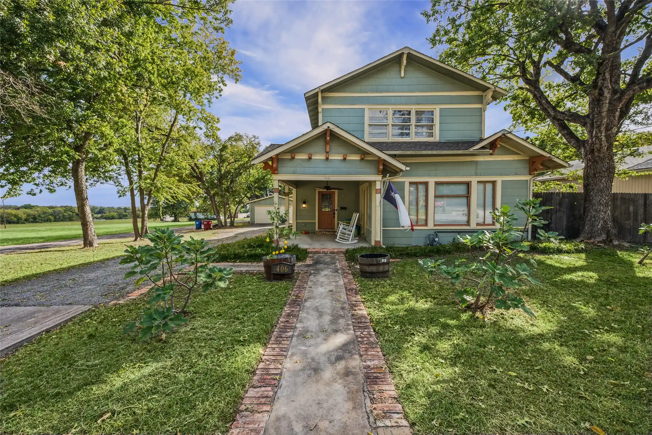 Single family home for sale at 406 Summit St, Farmersville, TX 75442 | MLS# 21423397