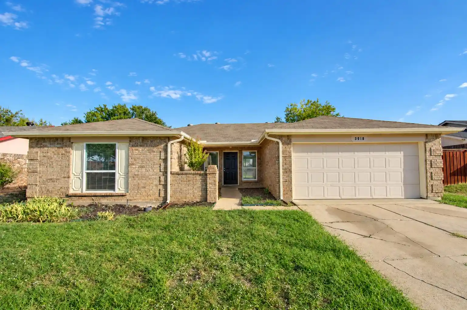 Single family home for sale at 3018 Meadow Crk Ct, Grand Prairie, TX 75052 | MLS# 21415890