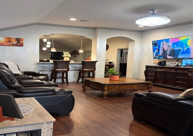 Photo 1 of Single family home for sale at 2810 Britton Dr, Dallas, TX 75216 | MLS# 21423723 | Listing updated on 2026-10-30