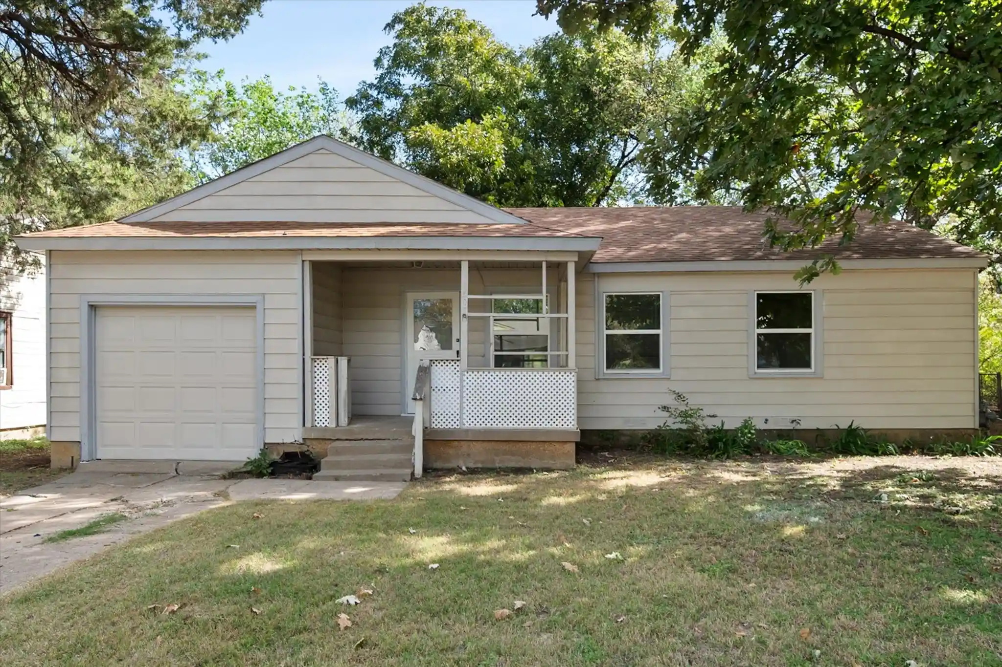 Single family home for sale at 1507 Carswell Ter, Arlington, TX 76010 | MLS# 21423774