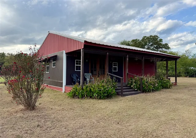 Single family home for sale at 10632 State Hwy 31 W, Malakoff, TX 75148 | MLS# 21420753