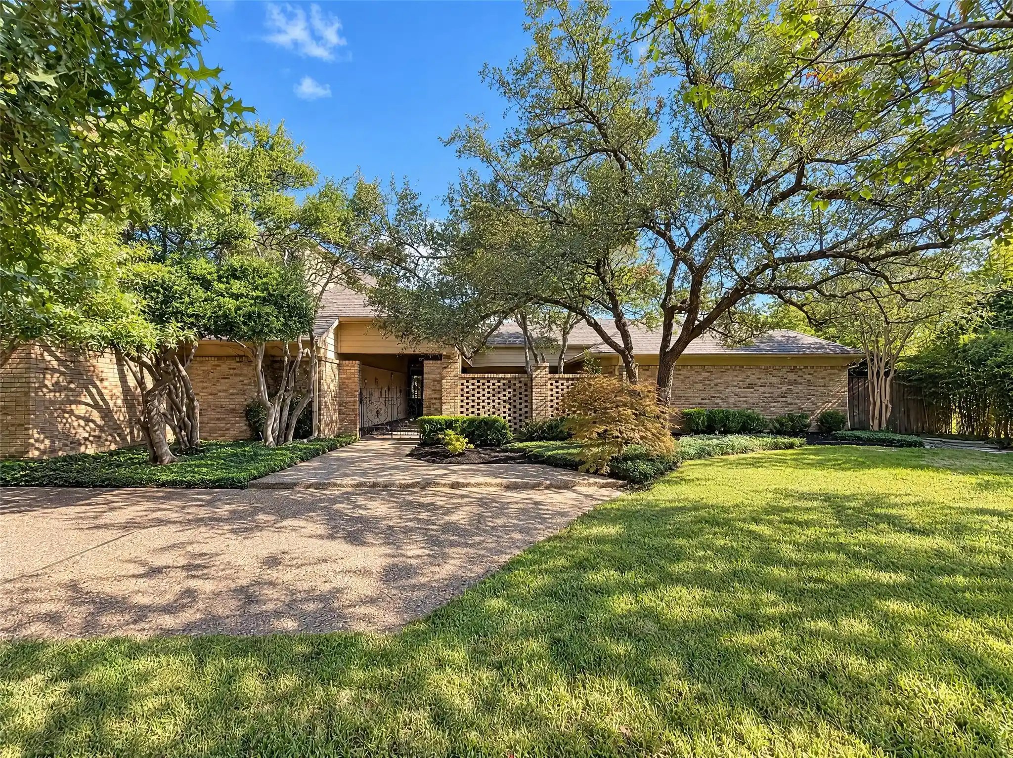 Single family home for sale at 7266 Lupton Cir, Dallas, TX 75225 | MLS# 21423642