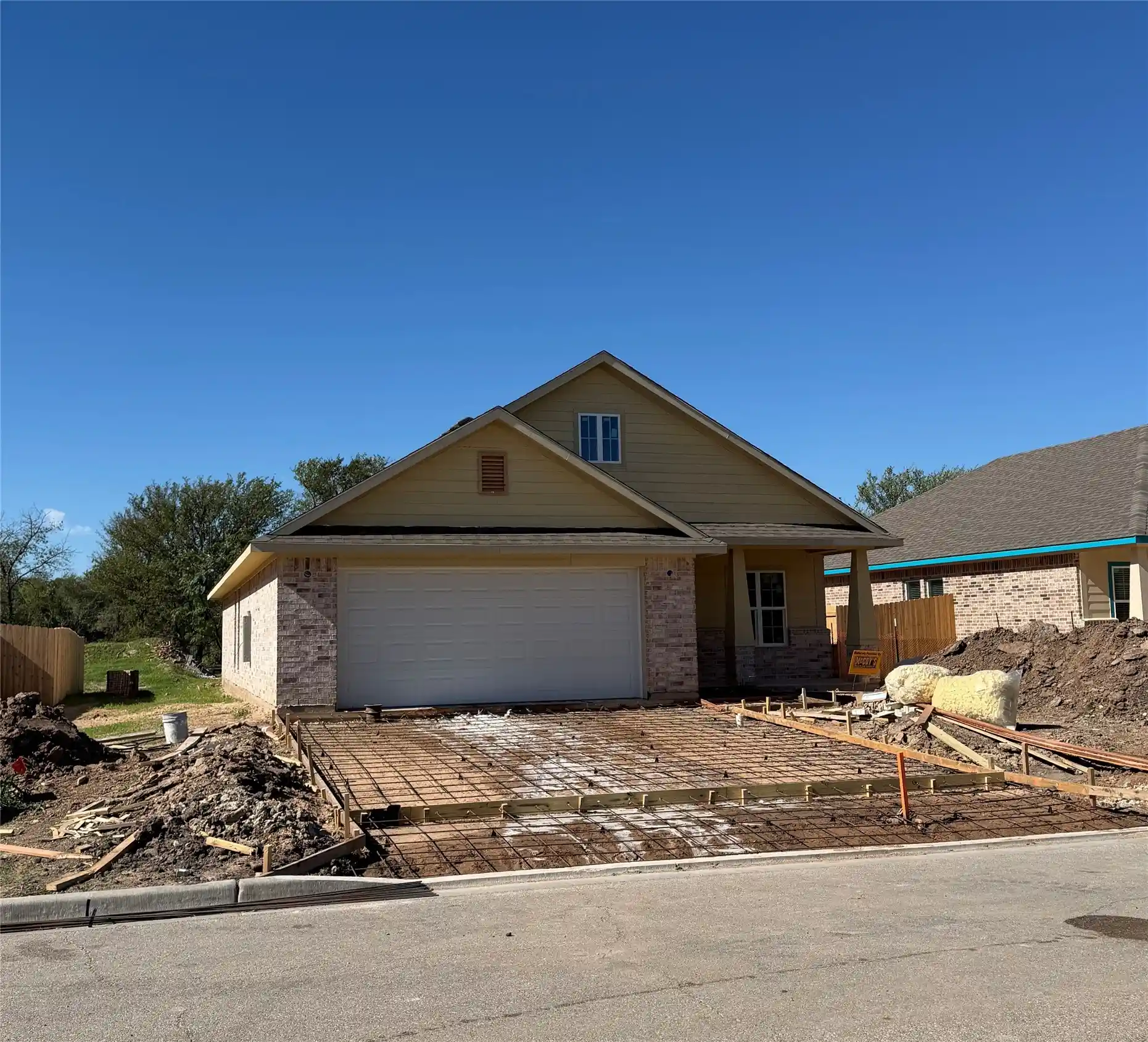 Single family home for sale at 415 Conway, Lacy Lakeview, TX 76705 | MLS# 21423811