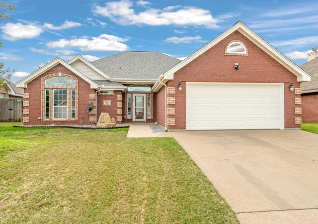 Single family home for sale at 2201 Old Ironsides Rd, Abilene, TX 79601 | MLS# 21422993
