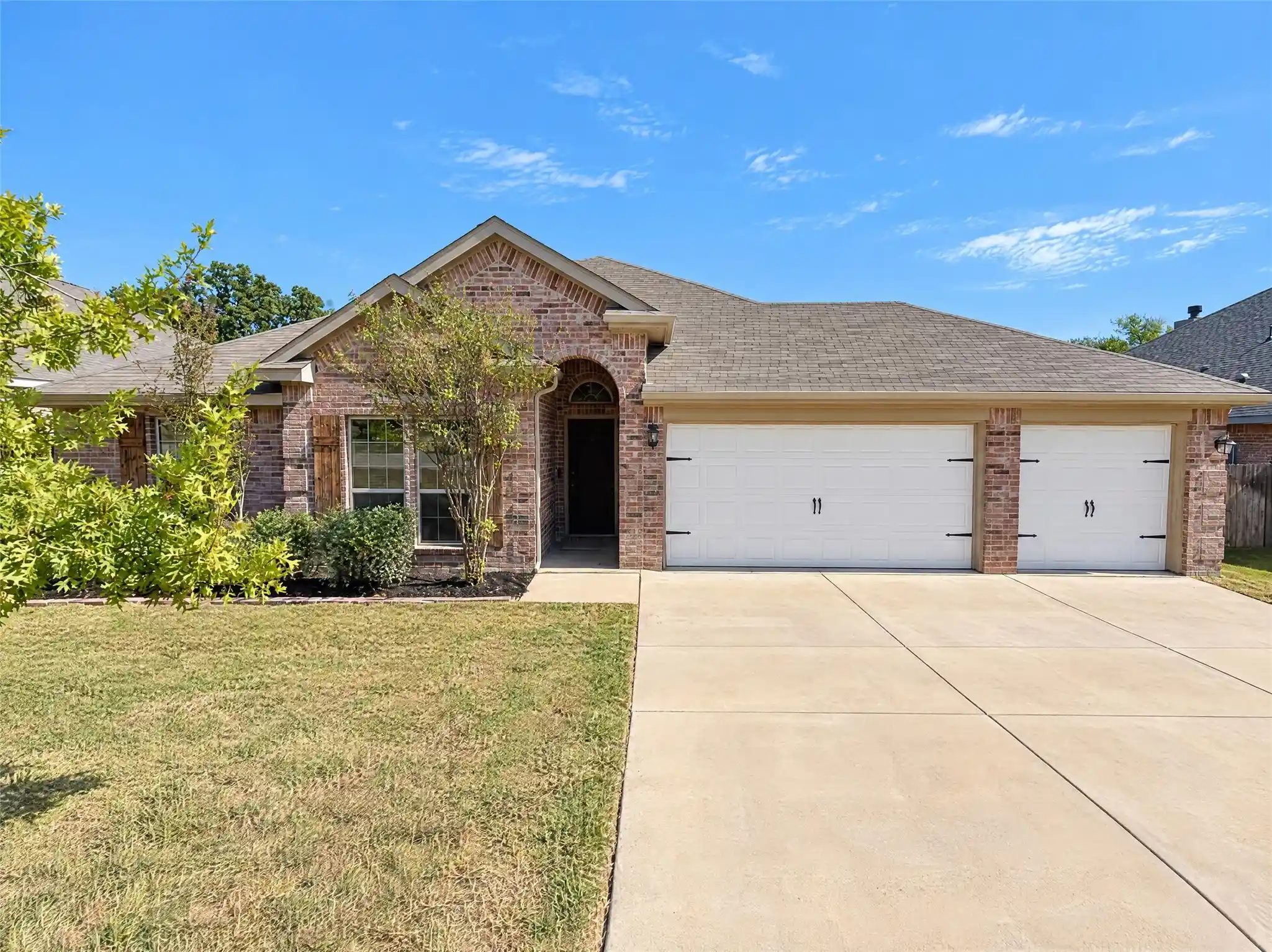 Single family home for sale at 7413 Rose Crst Blvd, Fort Worth, TX 76140 | MLS# 21423770