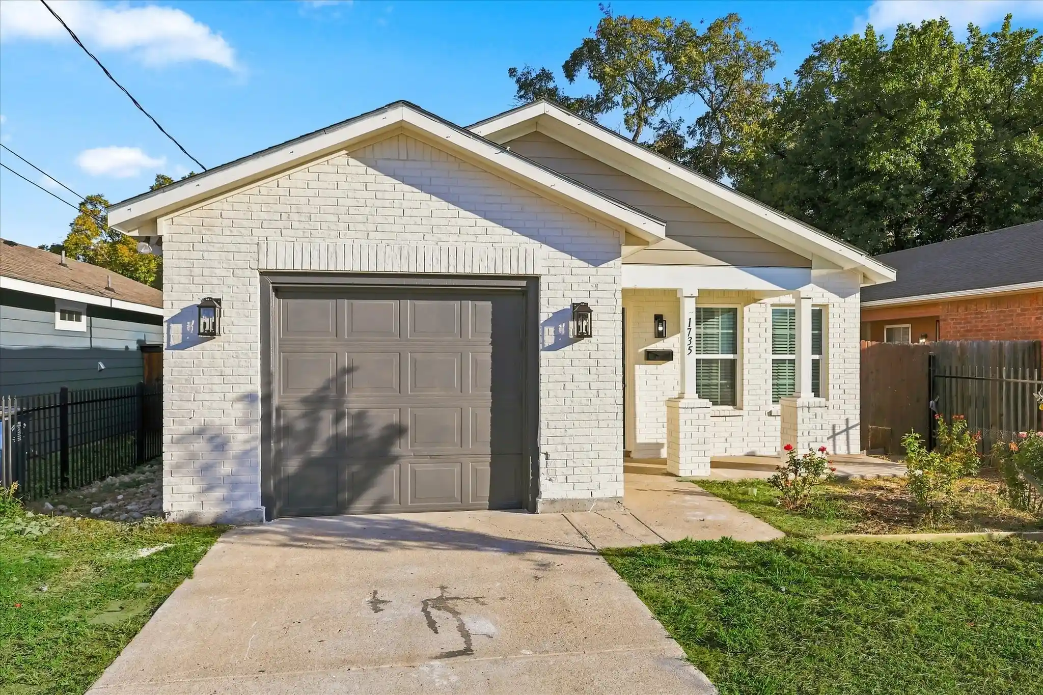 Single family home for sale at 1735 Mcbroom St, Dallas, TX 75212 | MLS# 21423454