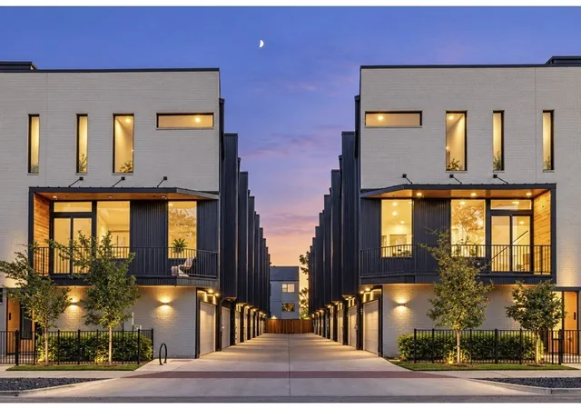 Photo 1 of Condo for sale at 426 W 9th Street #104, Dallas, TX 75208 | MLS# 21423680 | Listing updated on 2026-10-30