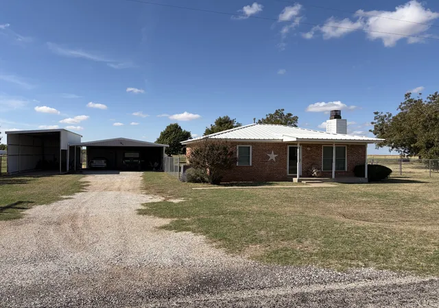 Photo 1 of Single family home for sale at 11298 Fm 2069, Seymour, TX 76380 | MLS# 21423877 | Listing updated on 2026-10-30
