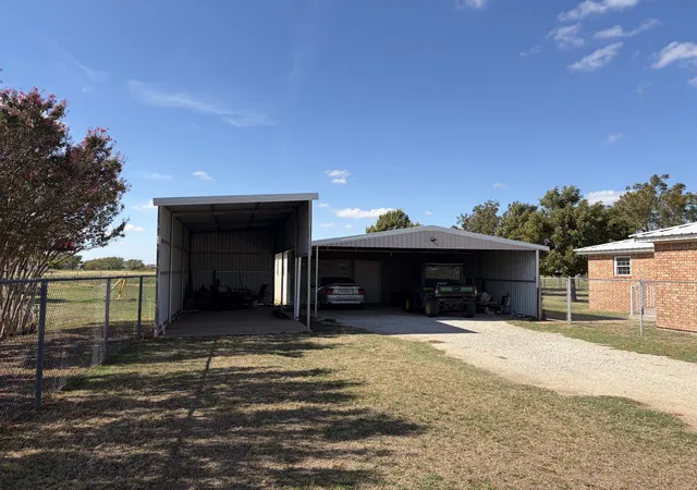 Photo 2 of Single family home for sale at 11298 Fm 2069, Seymour, TX 76380 | MLS# 21423877 | Listing updated on 2026-10-30