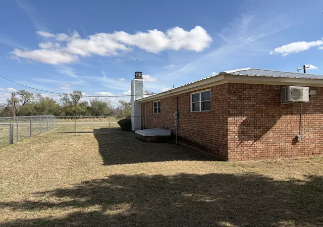 Photo 4 of Single family home for sale at 11298 Fm 2069, Seymour, TX 76380 | MLS# 21423877 | Listing updated on 2026-10-30