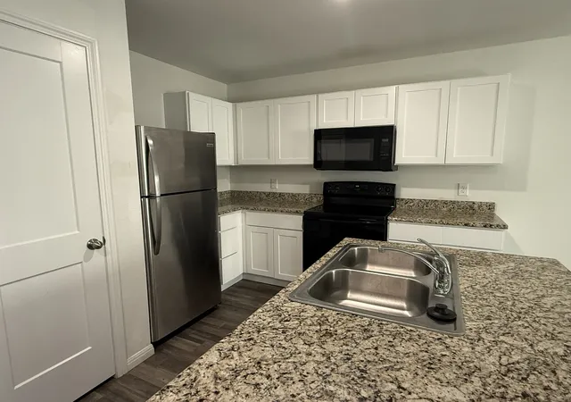 Photo 2 of Single family home for sale at 1422 Plum St, Abilene, TX 79601 | MLS# 21422754 | Listing updated on 2026-10-30