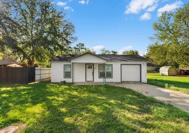 Single family home for sale at 5109 Calloway St, Fort Worth, TX 76114 | MLS# 21421357