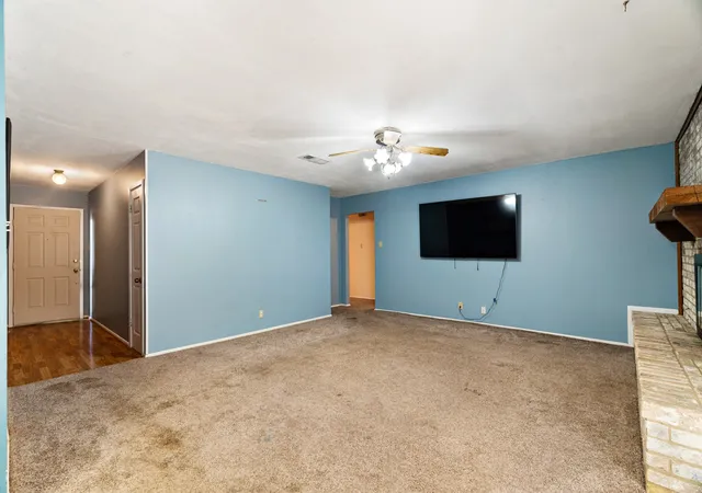 Photo 3 of Single family home for sale at 335 34th Street NE, Paris, TX 75460 | MLS# 21423919 | Listing updated on 2026-10-30