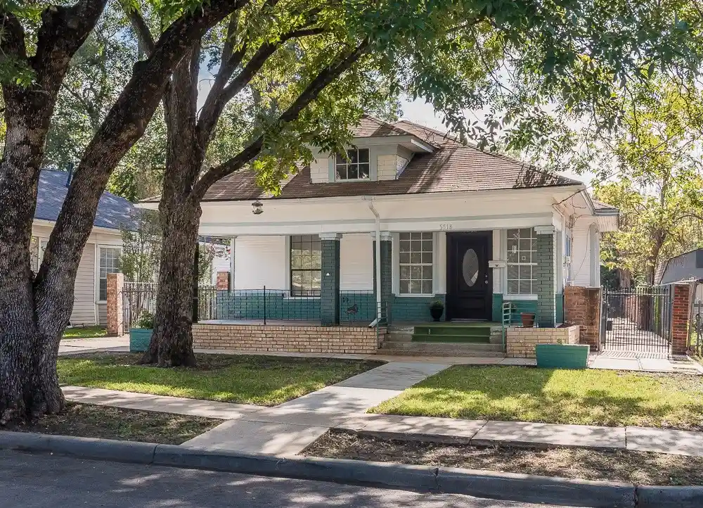 Photo 1 of Single family home for sale at 5518 Worth St, Dallas, TX 75214 | MLS# 21421723 | Listing updated on 2026-10-29