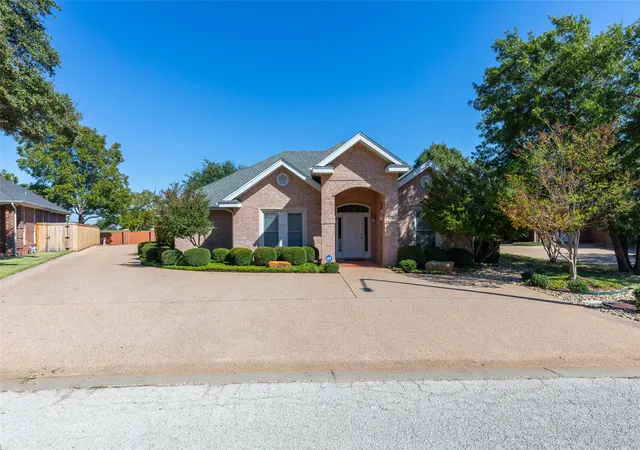 Photo 1 of Single family home for sale at 1641 Newcastle Dr, Abilene, TX 79601 | MLS# 21423545 | Listing updated on 2026-10-30