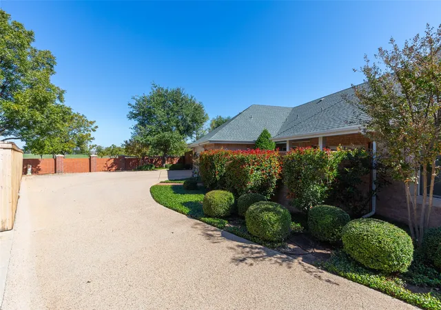 Photo 2 of Single family home for sale at 1641 Newcastle Dr, Abilene, TX 79601 | MLS# 21423545 | Listing updated on 2026-10-30
