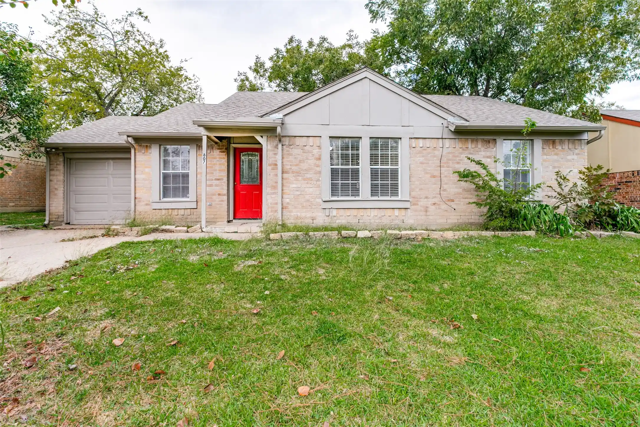 Single family home for sale at 807 Cavalier Dr, Arlington, TX 76017 | MLS# 21423769