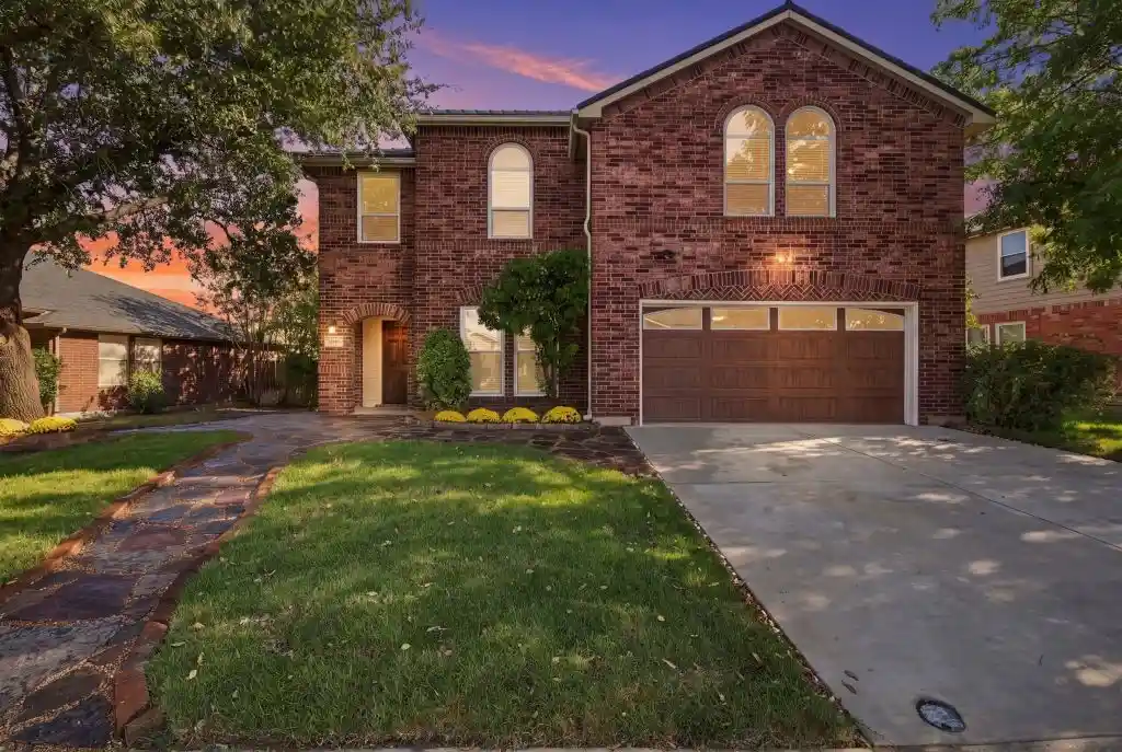 Single family home for sale at 13800 High Mesa Rd, Roanoke, TX 76262 | MLS# 21423791