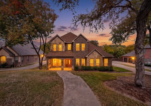 Single family home for sale at 5105 Lake Forest Dr, Rowlett, TX 75088 | MLS# 21424016