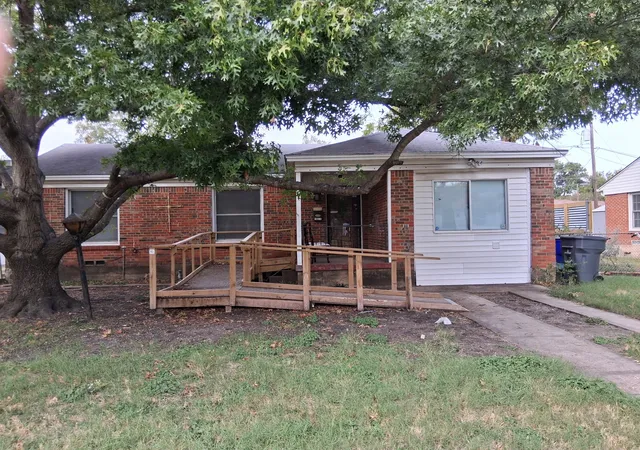 Single family home for sale at 10515 Desdemona Dr, Dallas, TX 75228 | MLS# 21421794