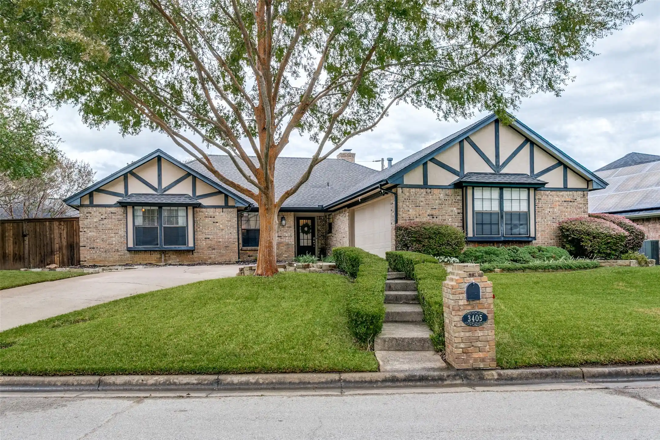 Photo 1 of Single family home for sale at 3405 Ruidoso Dr, Arlington, TX 76017 | MLS# 21423598 | Listing updated on 2026-10-30