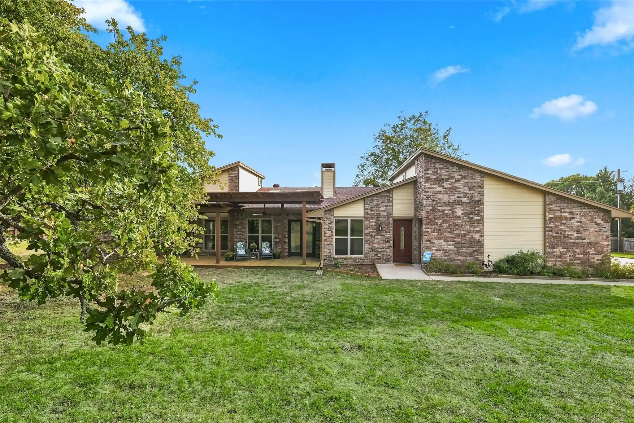 Single family home for sale at 805 W Woodglen Dr, Lewisville, TX 75077 | MLS# 21421382