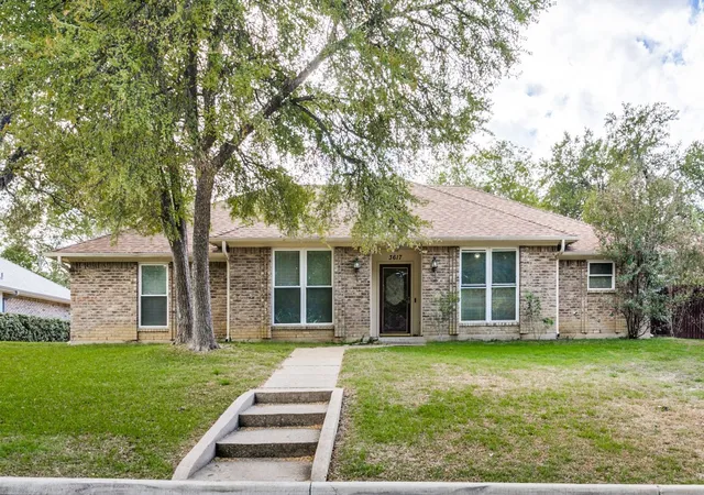 Single family home for sale at 3617 Bluegrass Dr, Grand Prairie, TX 75052 | MLS# 21424137