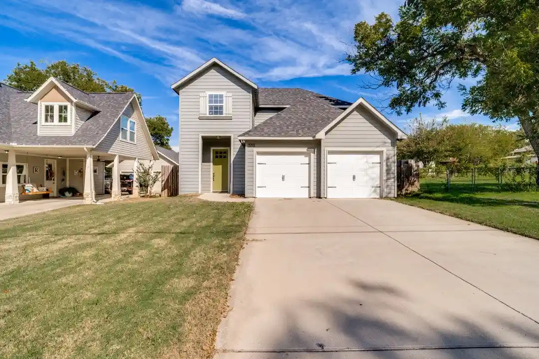 Single family home for sale at 510 W Ball St, Weatherford, TX 76086 | MLS# 21424148