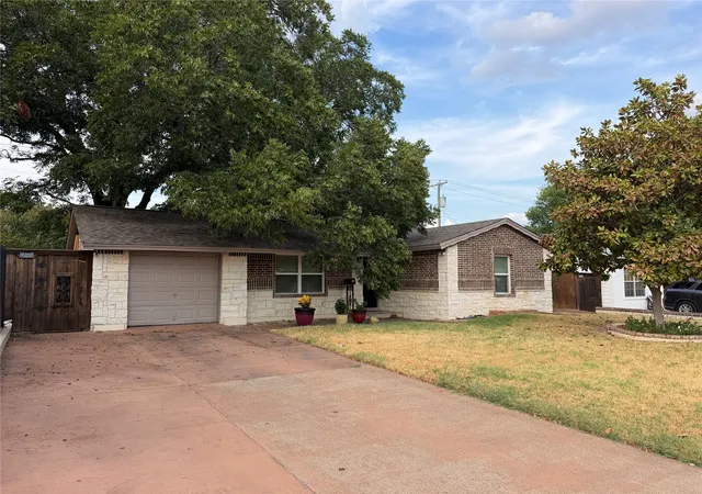 Single family home for sale at 1819 Finley Rd, Irving, TX 75062 | MLS# 21422460