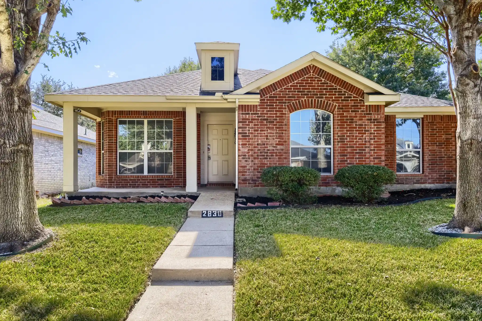 Photo 1 of Single family home for sale at 2830 Gospel Dr, Dallas, TX 75237 | MLS# 21421411 | Listing updated on 2026-10-30
