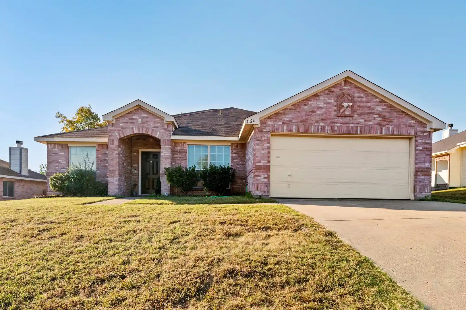 Single family home for sale at 1024 Cove Holw Dr, Cedar Hill, TX 75104 | MLS# 21424234