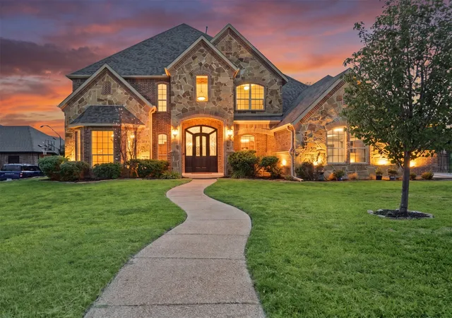 Single family home for sale at 7637 Eagle Ridge Cir, Fort Worth, TX 76179 | MLS# 21415892