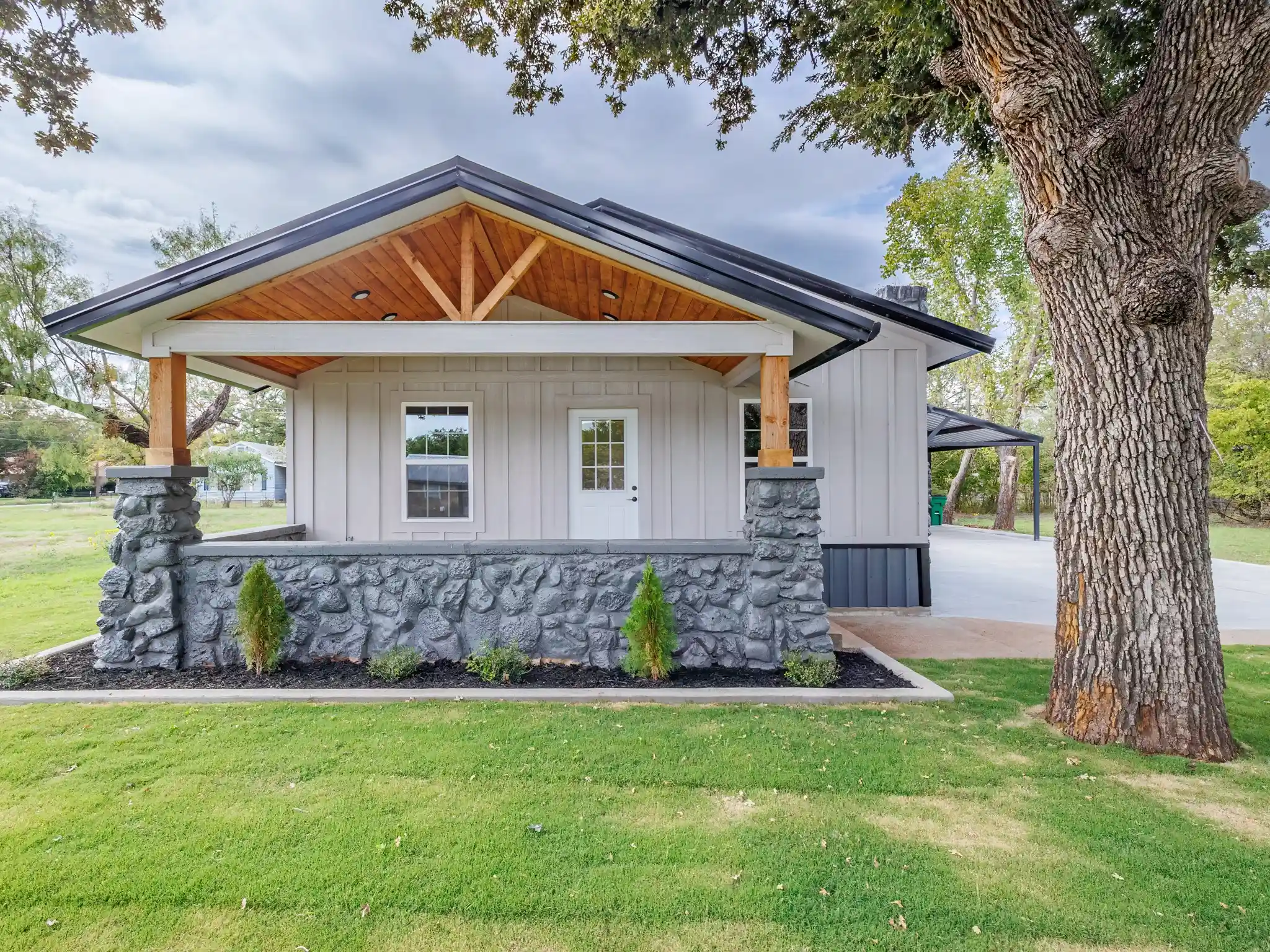 Single family home for sale at 304 N Walnut St, Eastland, TX 76448 | MLS# 21418096