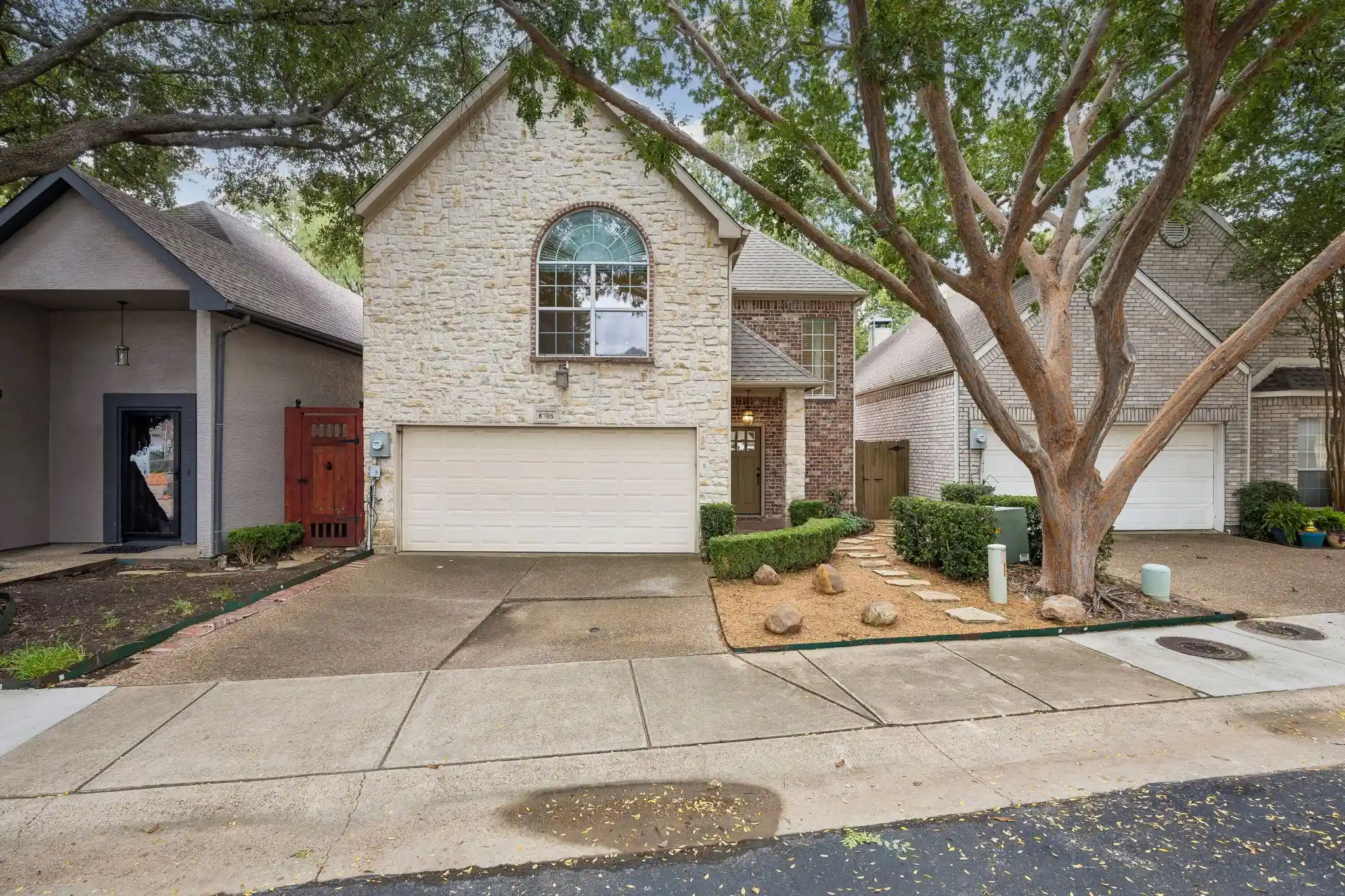 Photo 1 of Single family home for sale at 8708 Coppertowne Ln, Dallas, TX 75243 | MLS# 21419567 | Listing updated on 2026-10-30