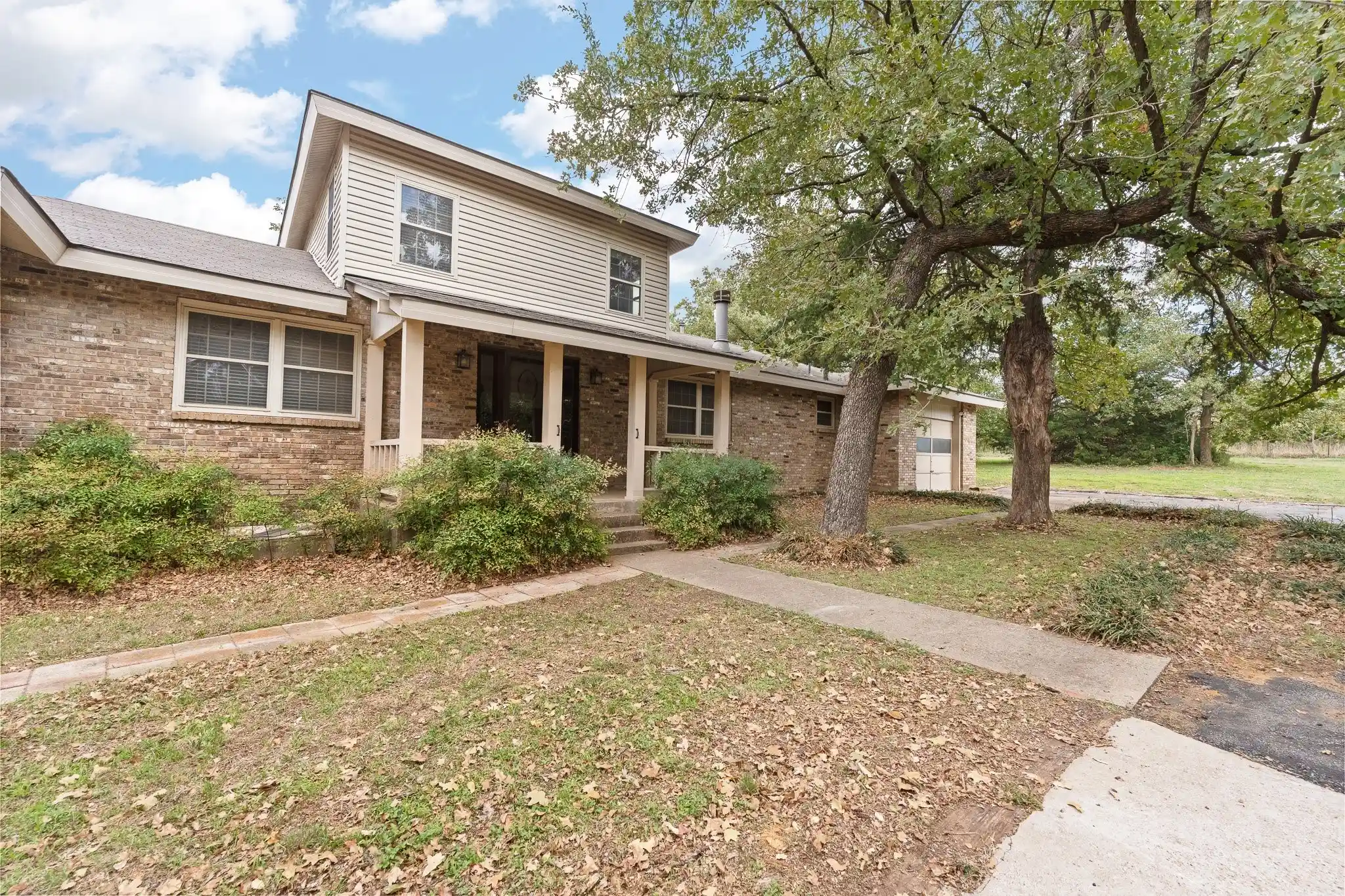 Photo 1 of Single family home for sale at 2525 E Fm 4, Cleburne, TX 76031 | MLS# 21423586 | Listing updated on 2026-10-30
