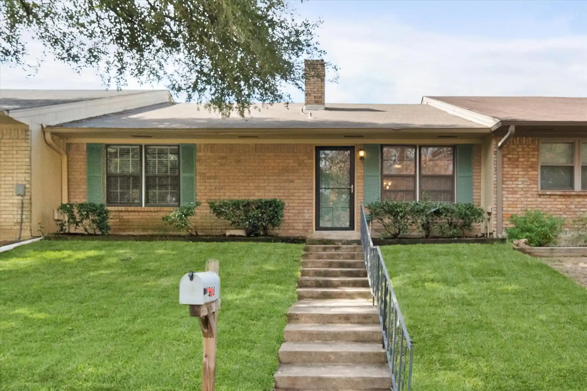 Photo 1 of Townhouse for sale at 1208 Lexington Dr, Corsicana, TX 75110 | MLS# 21423498 | Listing updated on 2026-10-30