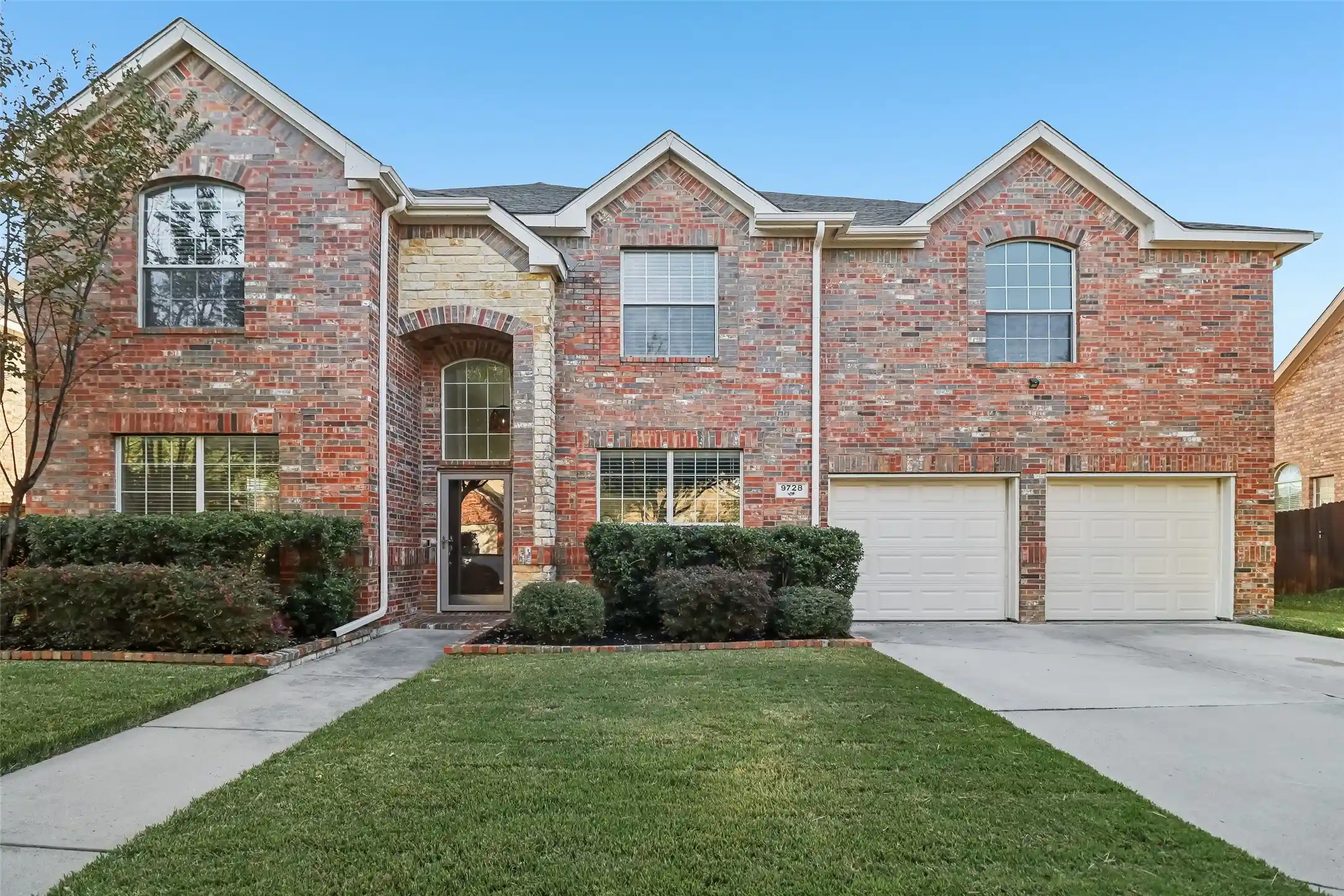 Single family home for sale at 9728 Lacey Ln, Fort Worth, TX 76244 | MLS# 21423745