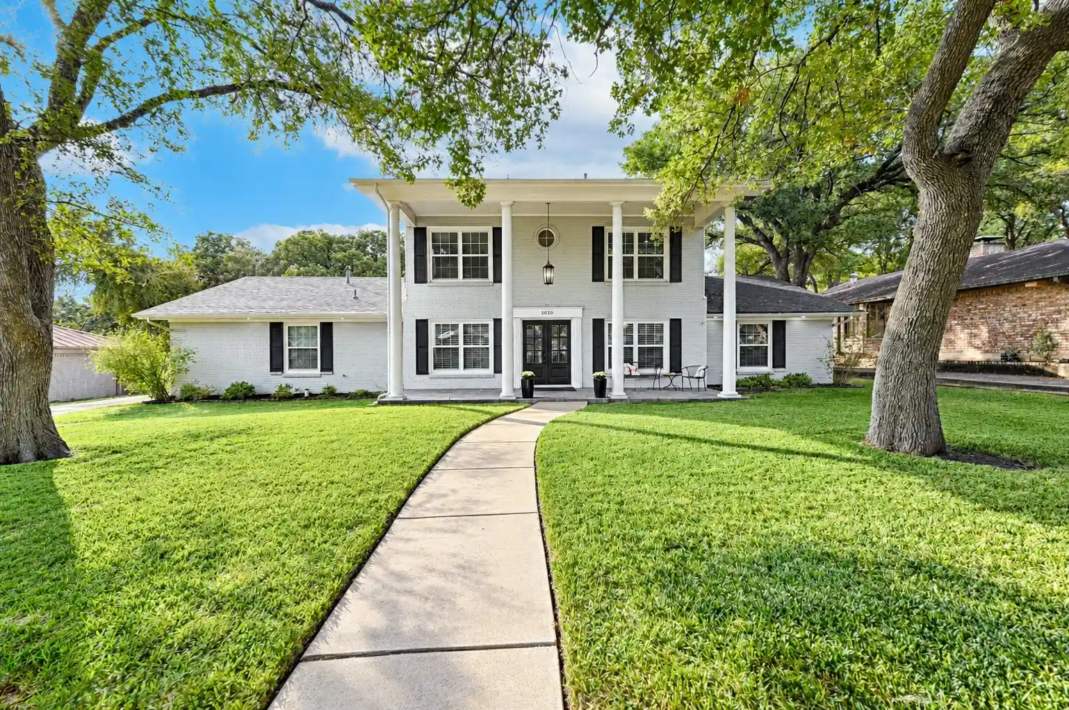 Single family home for sale at 5020 Boulder Lake Rd, Fort Worth, TX 76103 | MLS# 21422990