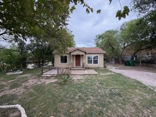Single family home for sale at 5401 Flagstone Dr, Fort Worth, TX 76114 | MLS# 21424482
