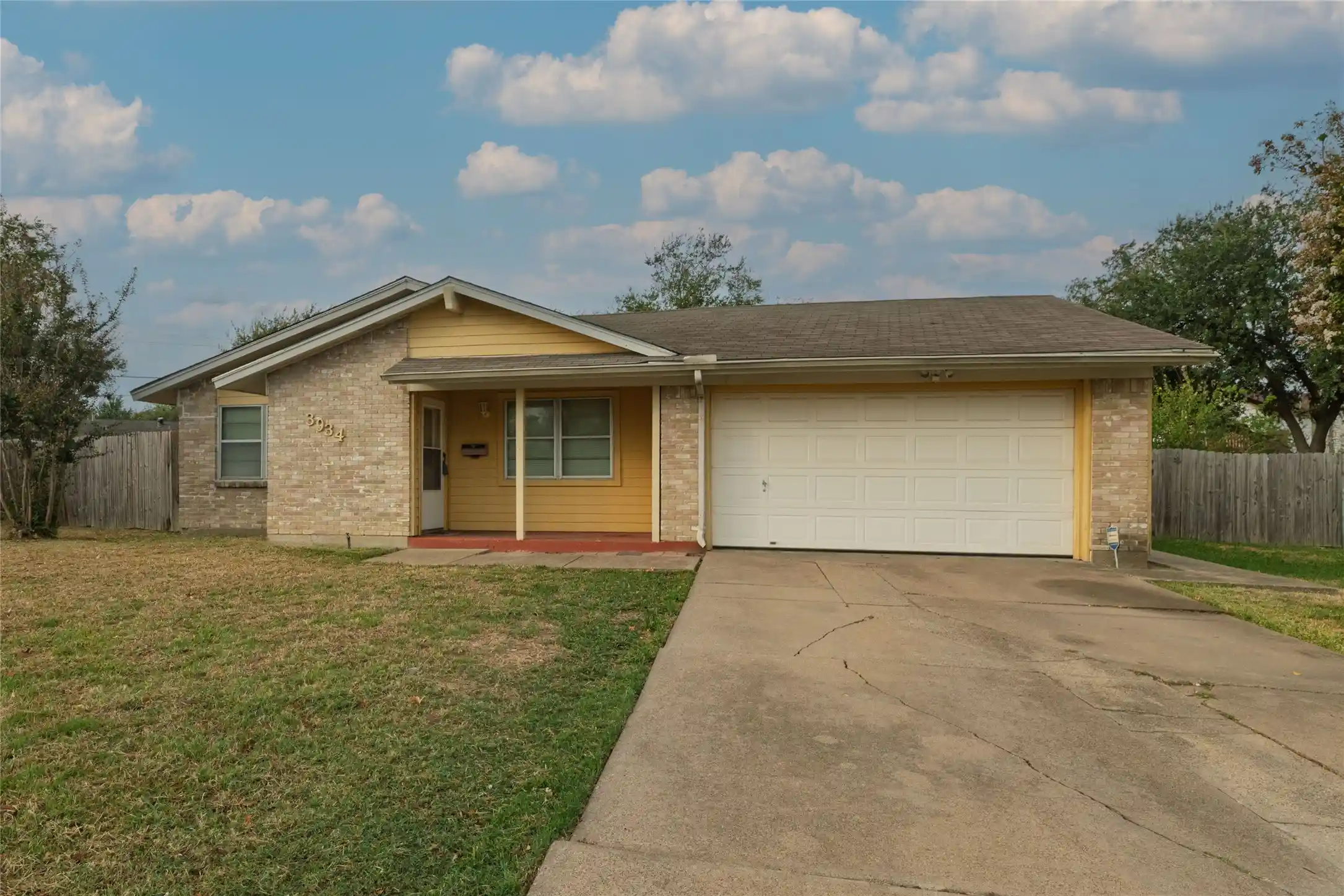Photo 1 of Single family home for sale at 3934 Wind River Ct, Irving, TX 75062 | MLS# 21424381 | Listing updated on 2026-10-30