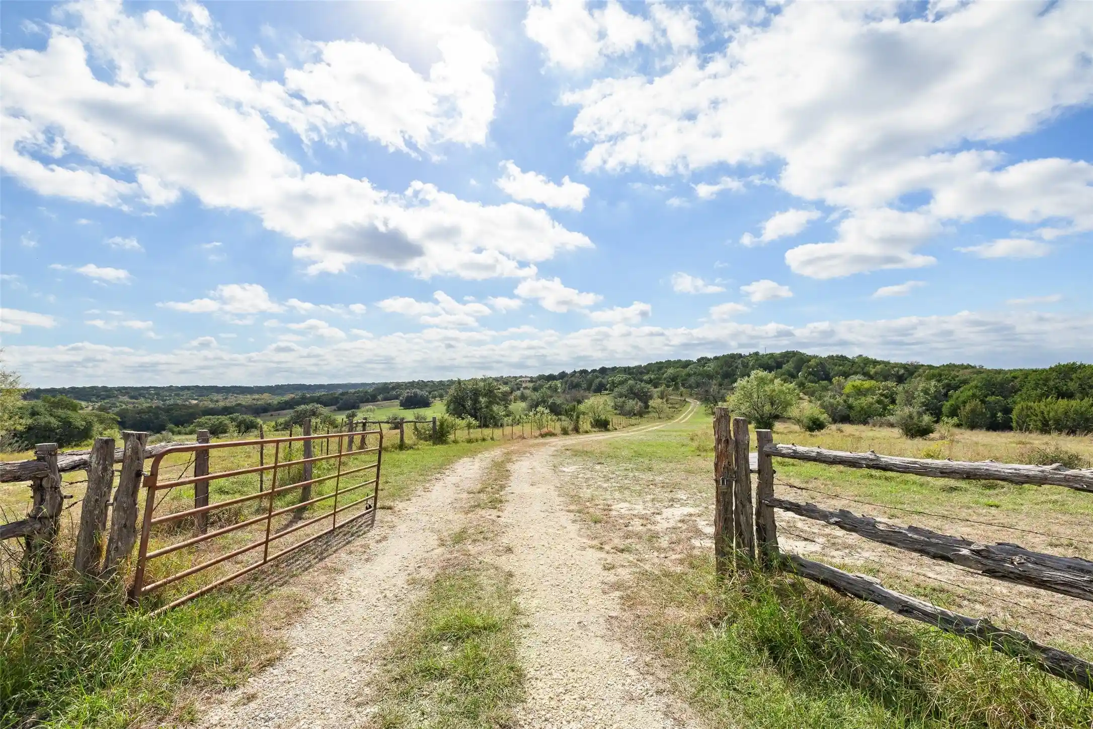 Single family home for sale at 1254 County Rd 124, Stephenville, TX 76401 | MLS# 21424595